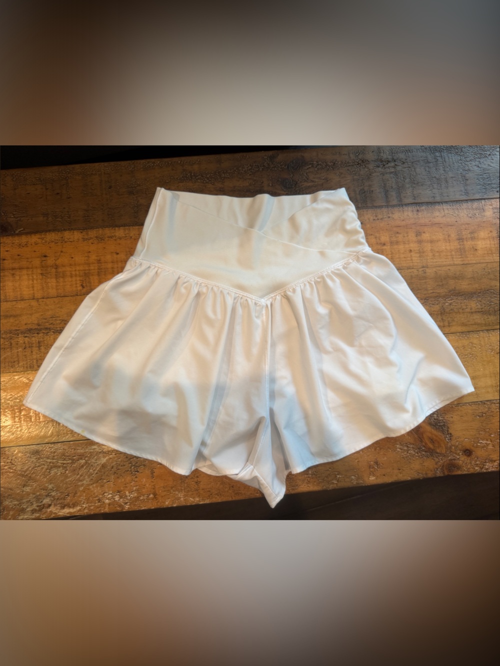 AERIE offline Women's White Flared Shorts - Classic High-Waist small flowy lined